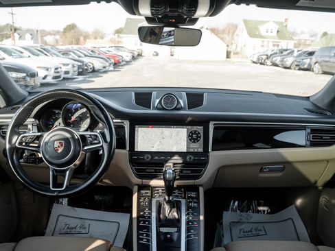 Used 2019 Porsche Macan Sport Edition image 15