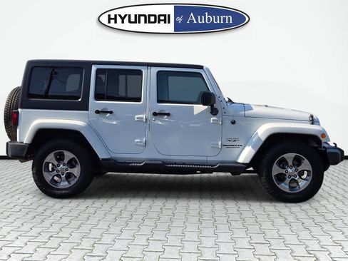 Used 2016 Jeep Wrangler Unlimited Sahara w/ Max Tow Package AWD/4WD image 5