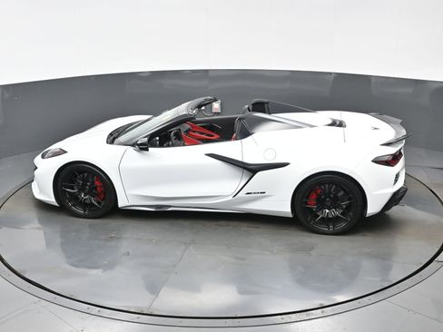 Used 2025 Chevrolet Corvette Z06 w/ Stealth Interior Trim Package image 32