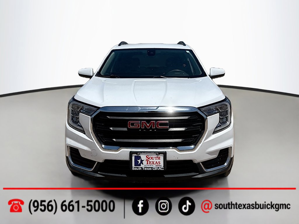 Used 2022 GMC Terrain SLE w/ Driver Convenience Package FWD image 2