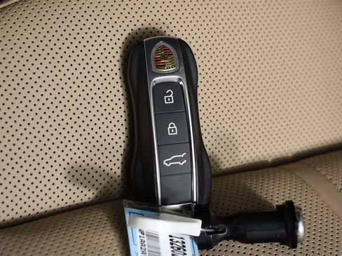 New 2026 Porsche Cayenne image 23