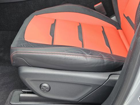 Certified 2025 Mercedes-Benz GLE 53 AMG 4MATIC image 25