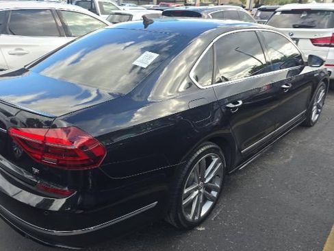 Used 2019 Volkswagen Passat 2.0T SE R-Line image 4