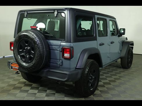 Used 2025 Jeep Wrangler Unlimited Sport AWD/4WD image 17