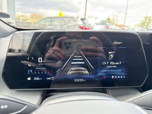 Used 2025 Chevrolet Equinox RS image 19