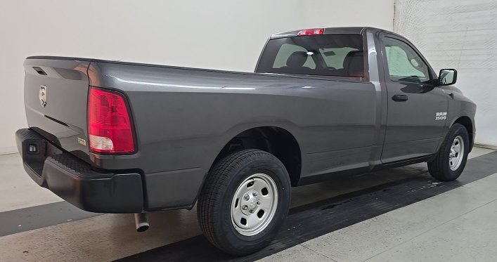 Used 2018 RAM 1500 Express RWD image 2