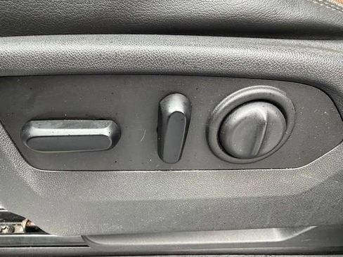 Certified 2020 Chevrolet Silverado 1500 High Country w/ Technology Package image 32