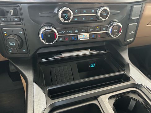 Used 2023 Ford F250 Lariat w/ Lariat Ultimate Package AWD/4WD image 43