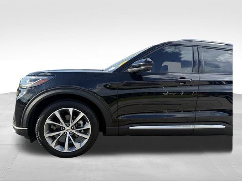 Used 2025 Ford Explorer Platinum RWD image 23