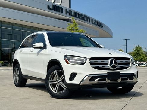 Used 2020 Mercedes-Benz GLC 300 4MATIC image 2