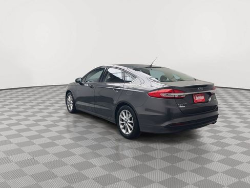 Used 2017 Ford Fusion SE w/ Fusion SE Technology Package FWD image 34