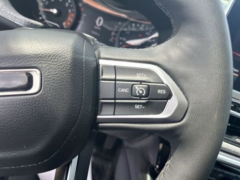 Used 2023 Jeep Compass Latitude w/ Convenience Group AWD/4WD image 41