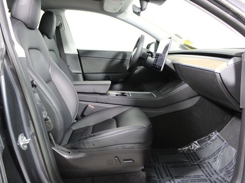 Used 2021 Tesla Model Y Long Range image 8