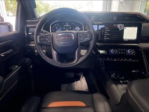 Used 2026 GMC Sierra 2500 AT4 AWD/4WD image 5