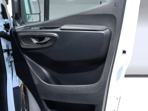 Used 2025 Mercedes-Benz Sprinter 2500 image 36