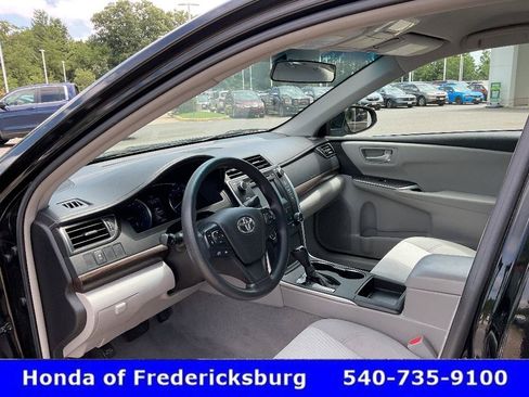 Used 2017 Toyota Camry LE FWD image 27
