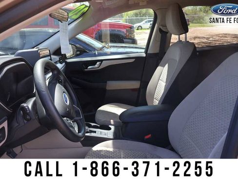 Used 2020 Ford Escape SE image 13