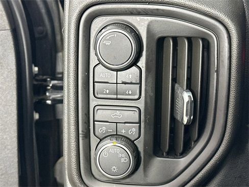 Used 2019 Chevrolet Silverado 1500 Custom Trail Boss image 19