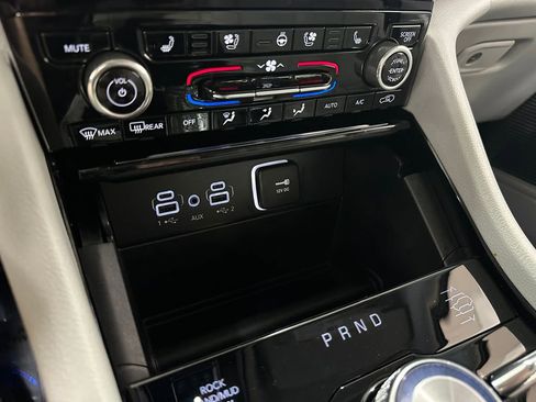 Certified 2022 Jeep Grand Cherokee Overland AWD/4WD image 30