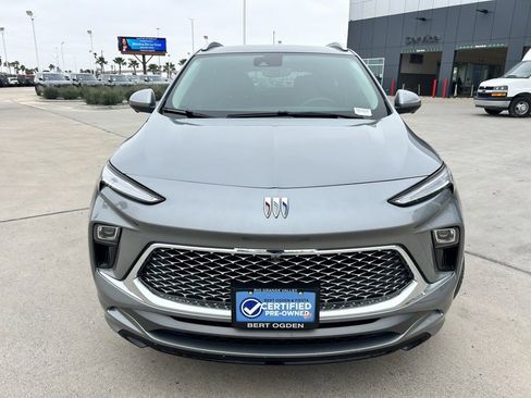 Used 2025 Buick Encore GX Avenir w/ Avenir Technology Package image 2