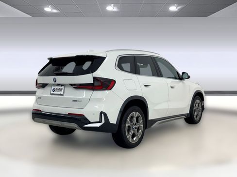 Used 2025 BMW X1 xDrive28i AWD/4WD image 9