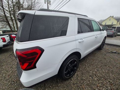 Used 2024 Ford Expedition Limited image 7