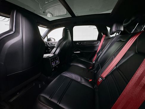 Used 2021 Porsche Cayenne Turbo image 24