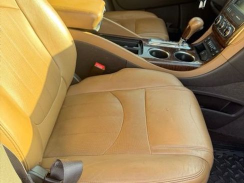 Used 2017 Buick Enclave Leather FWD image 11