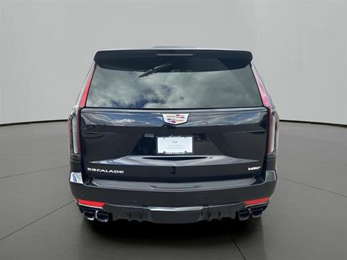Certified 2024 Cadillac Escalade ESV V w/ Heavy-Duty Trailer Package image 3