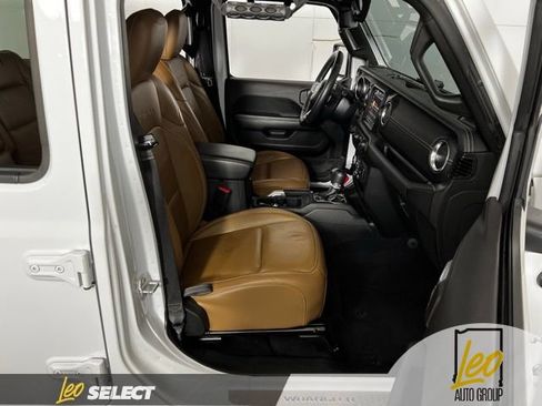 Used 2022 Jeep Wrangler Unlimited Sahara w/ Safety Group AWD/4WD image 28