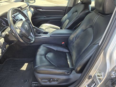 Used 2020 Toyota Camry SE FWD image 14