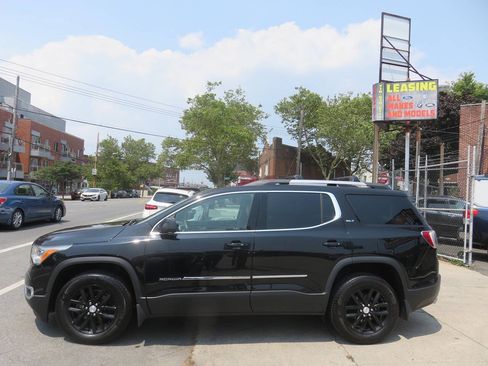Used 2018 GMC Acadia SLT w/ LPO, Black Accent Package AWD/4WD image 7