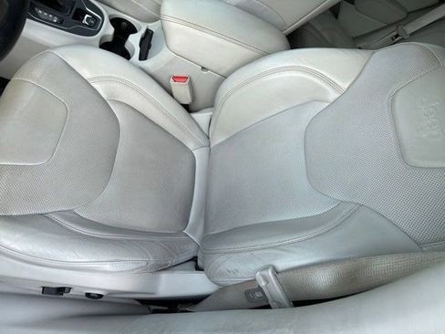 Used 2021 Jeep Cherokee Latitude Lux FWD image 14