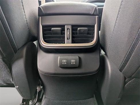 Used 2022 Subaru Outback Premium image 23