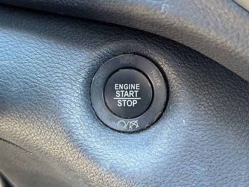 Used 2019 Jeep Cherokee Latitude Plus image 7