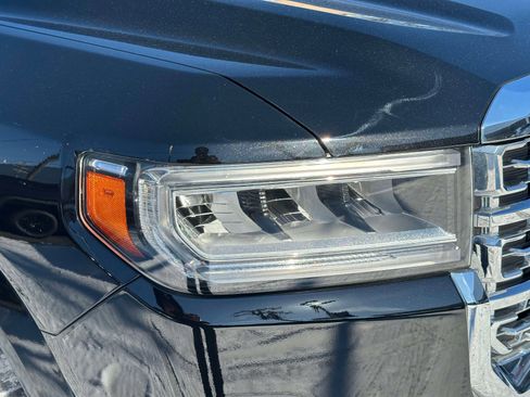 Used 2023 GMC Acadia Denali w/ Denali Ultimate Package image 8