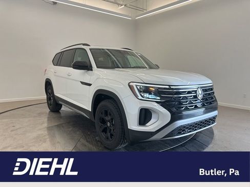 New 2026 Volkswagen Atlas Peak Edition AWD/4WD image 1