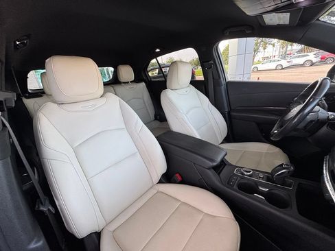 Used 2019 Cadillac XT4 Sport w/ Cold Weather Package FWD image 18
