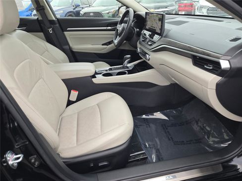 Used 2024 Nissan Altima 2.5 SL image 7