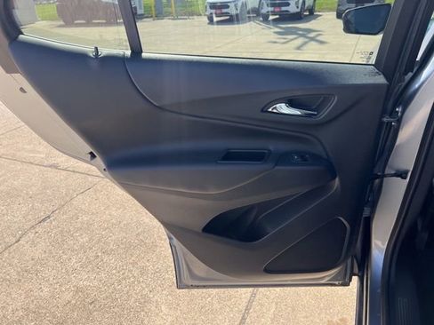 Used 2024 Chevrolet Equinox LT FWD image 24