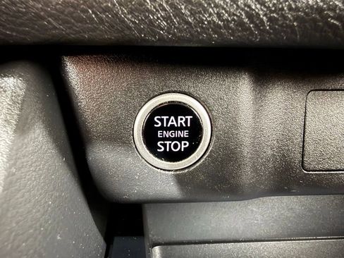 Used 2023 Nissan Rogue SV image 35