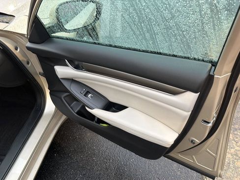 Used 2019 Honda Accord LX image 14