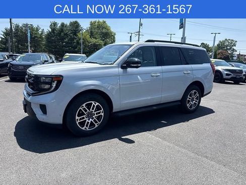 Used 2025 Ford Expedition Active AWD/4WD image 5
