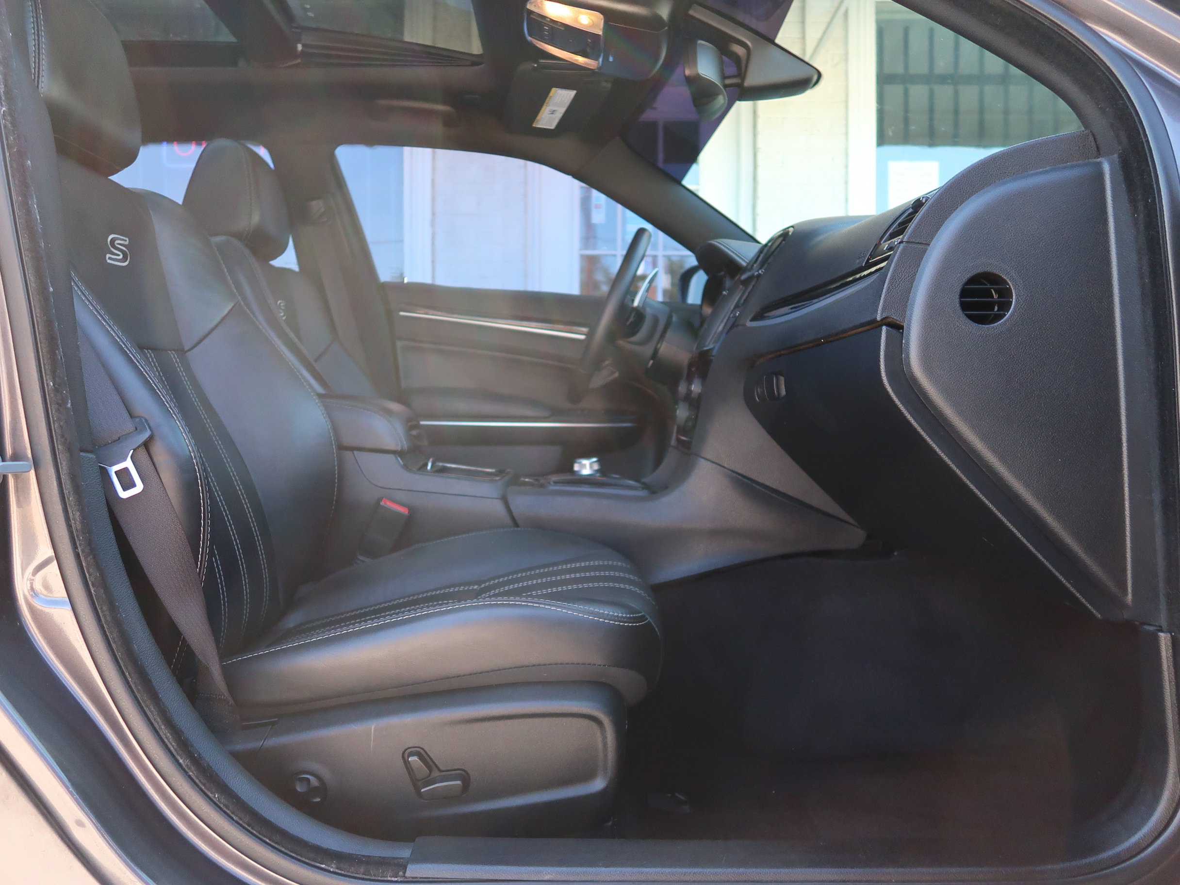 Used 2017 Chrysler 300 S w/ 300S Premium Group AWD/4WD image 24