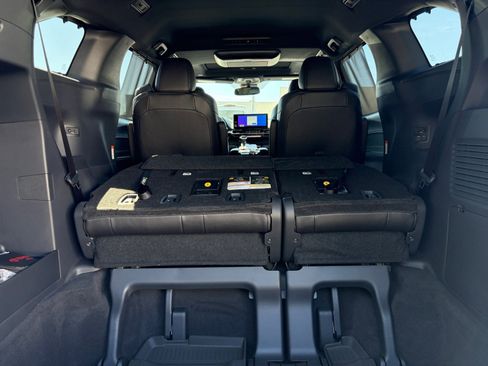 New 2026 Toyota Sienna XLE Woodland Edition AWD/4WD image 23