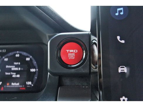 Used 2024 Toyota Tacoma TRD Off-Road w/ TRD Off Road Upgrade Package AWD/4WD image 18
