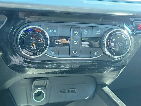 Used 2024 Chevrolet Trax LT w/ Driver Confidence Package FWD image 30