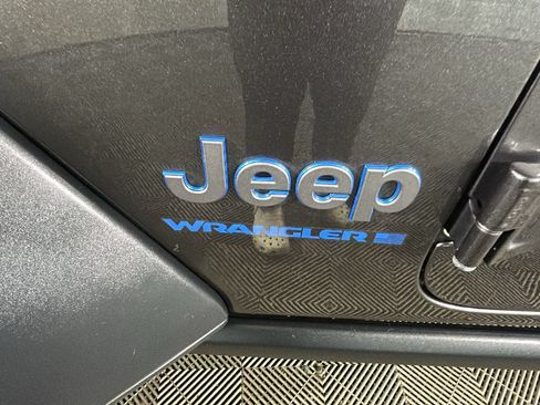Used 2023 Jeep Wrangler Unlimited w/ Cold Weather Group AWD/4WD image 11