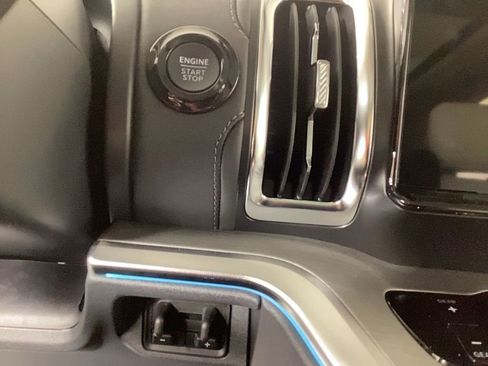 New 2025 Ford Expedition Max Platinum w/ Driver's Package image 27