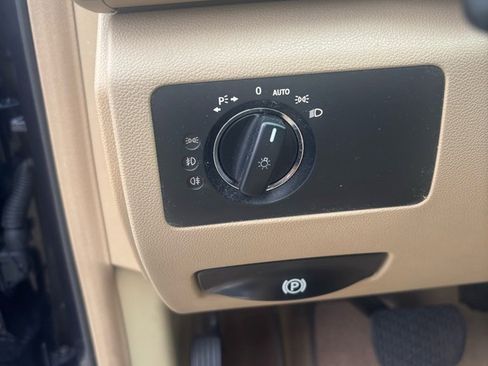 Used 2010 Mercedes-Benz R 350 4MATIC image 13